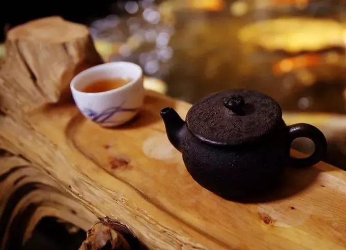 茶满欺人酒满敬人的由来,到底是茶满敬人还是酒满敬人