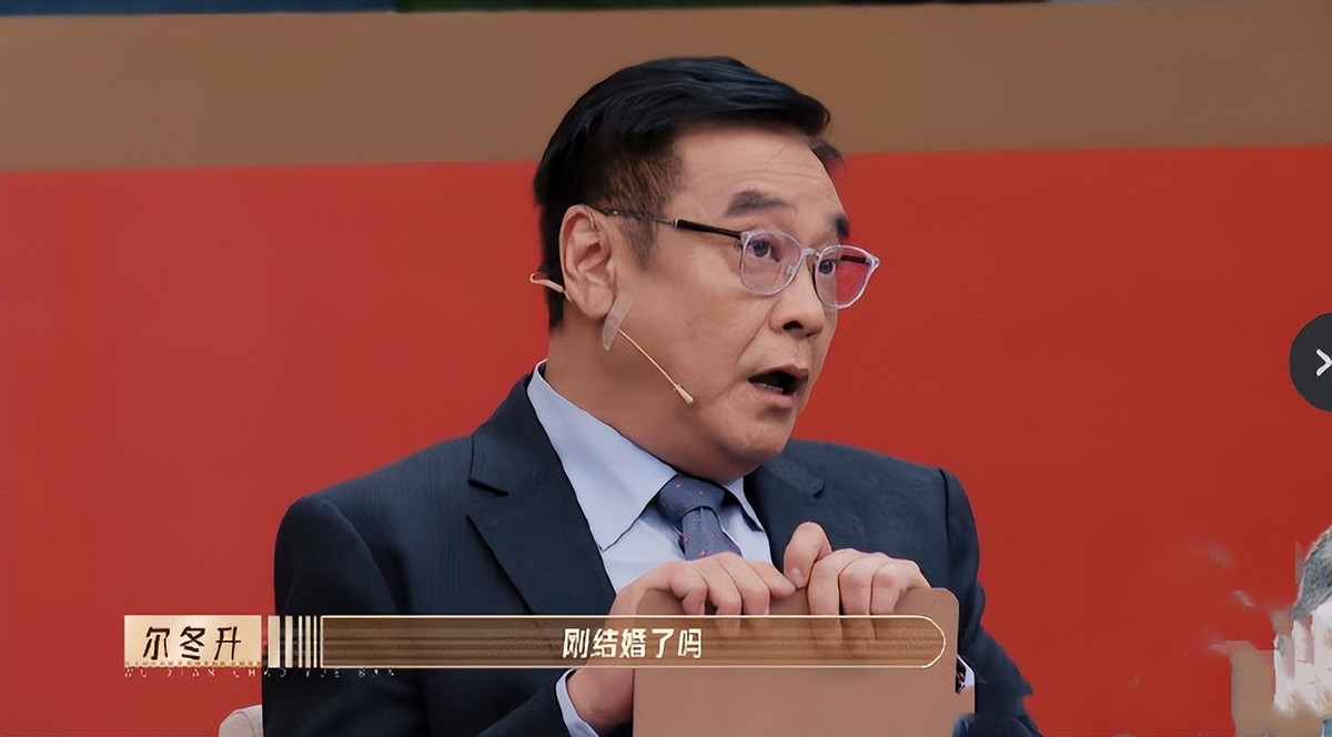 许魏洲晒结婚证官宣结婚,许魏洲回应结婚感谢大家的祝福