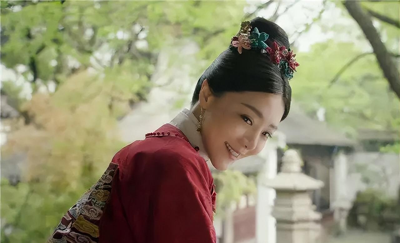 宫女遭遇*暴强**生下太子后,被打入冷宫,去世前对儿子不敢多说一句