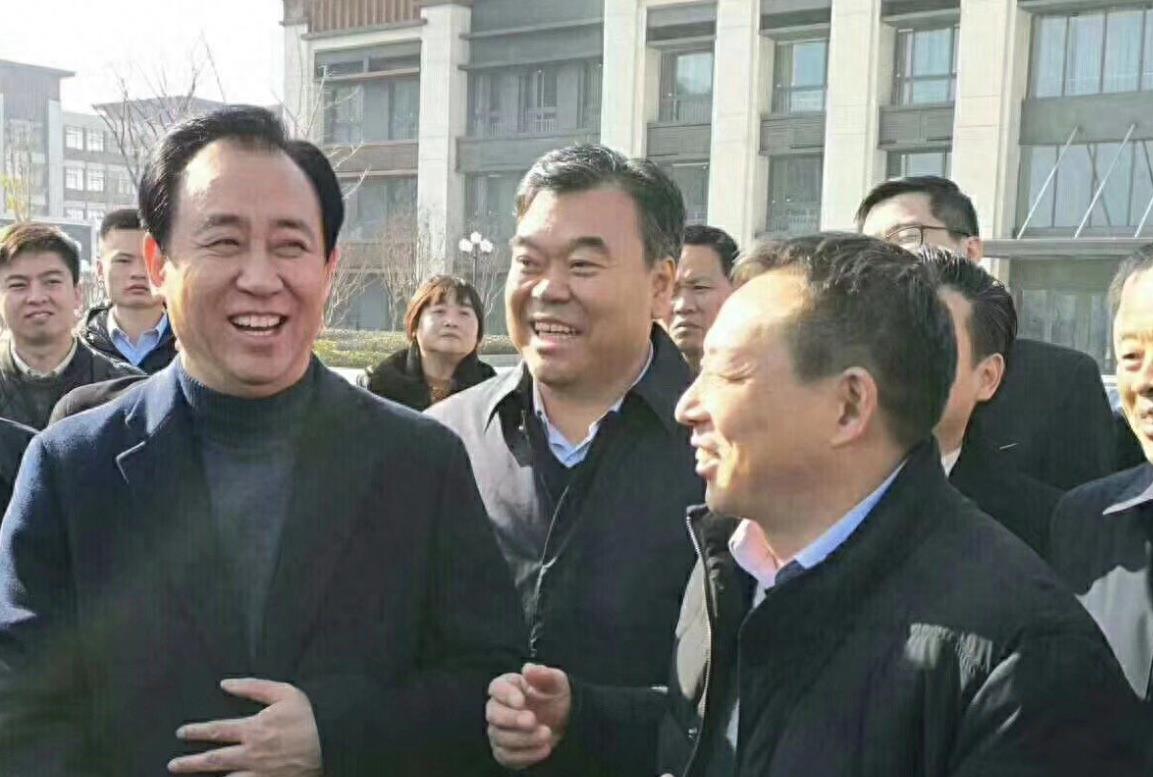 许家印欠几万亿进了黑名单没,许家印的20000亿去哪了