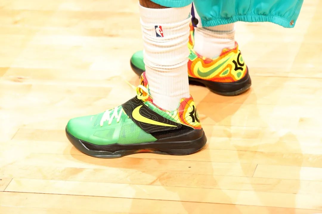 杜兰特单场得分创赛季新高 (杜兰特新赛季高光集锦)