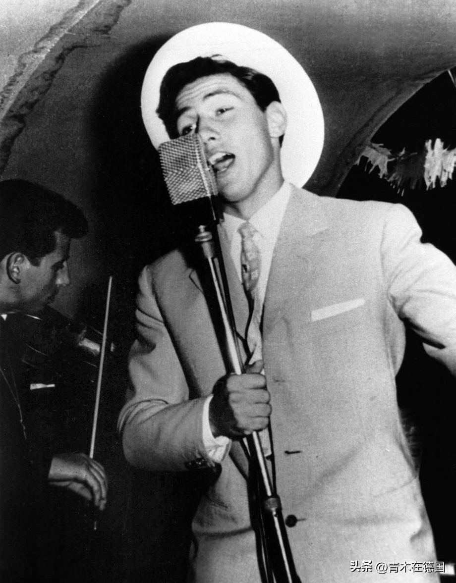 “今天意大利为他哭泣”：几十年来，他决定了这个国家的命运