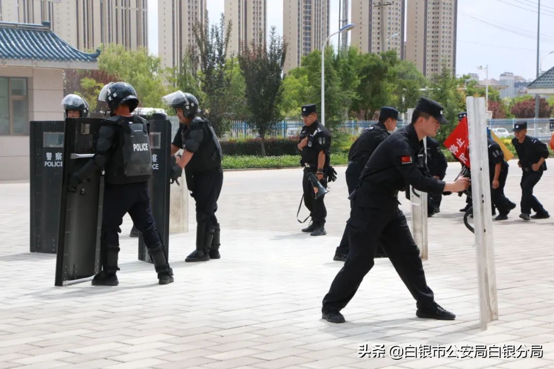 全警实战大练兵开训,全警大练兵体能测试视频