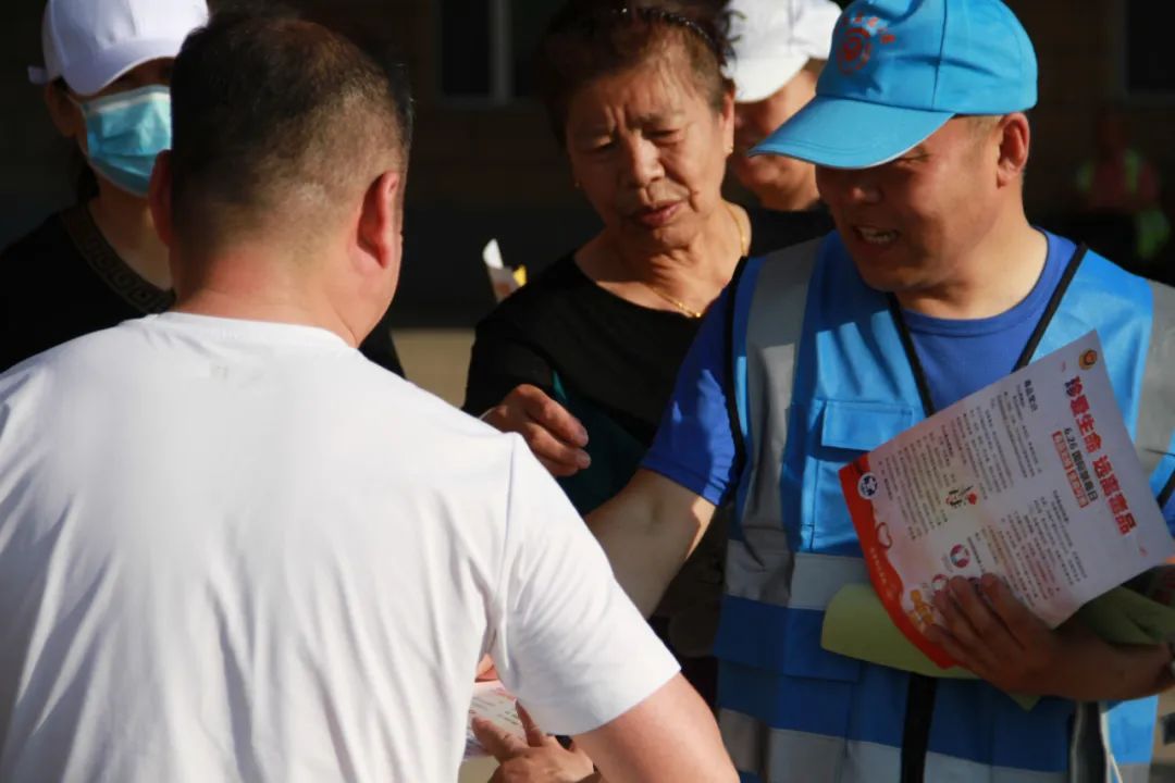 国际禁毒日全民禁毒从你我做起,禁毒百日攻坚派出所抓获吸毒人员