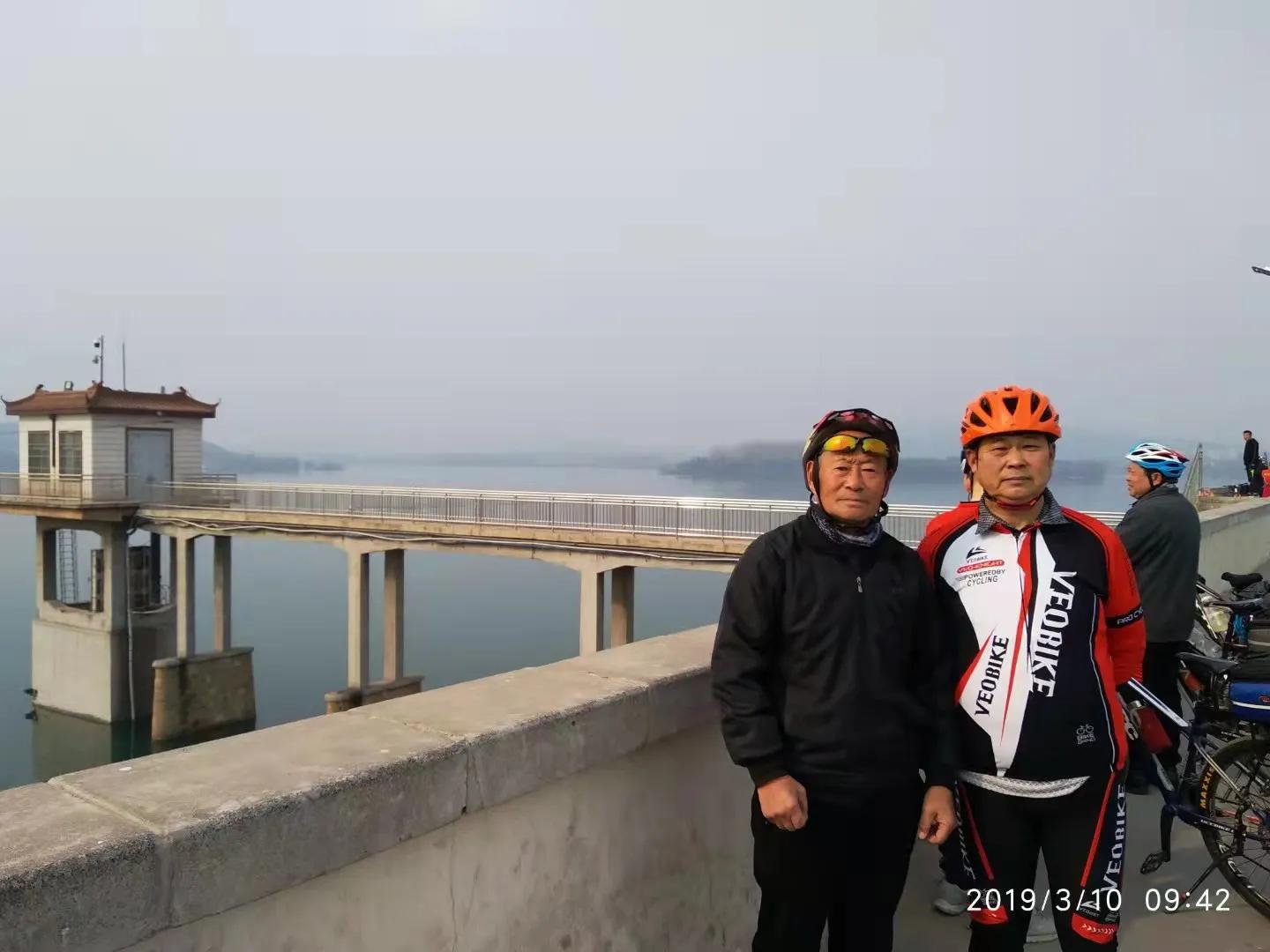 正月初六上午骑行跳舞公园打卡