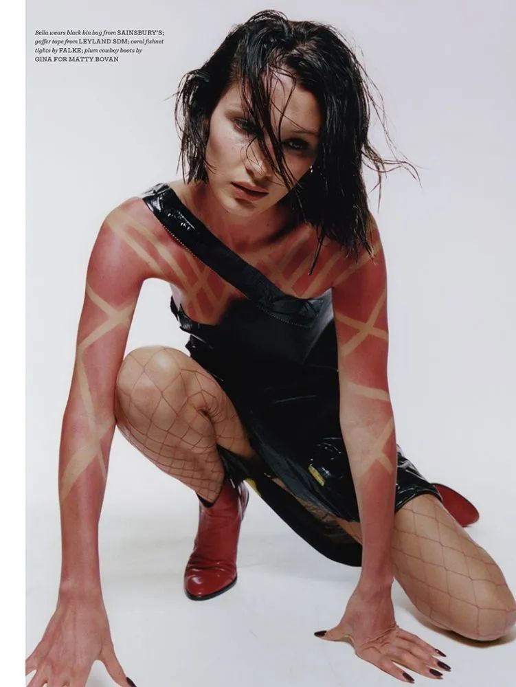 谁说丝袜只能配长靴,谁说丝袜不能配匡威的