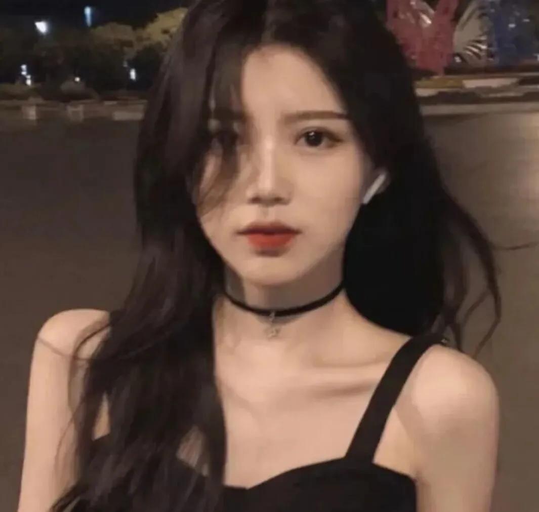 女头/他人眼睛狭长。你怎么看我，你就是什么形状