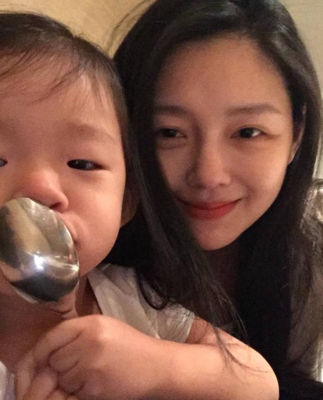 台湾省发生地震后，汪小菲母亲张兰和孙女视频，称新房子能抗十级