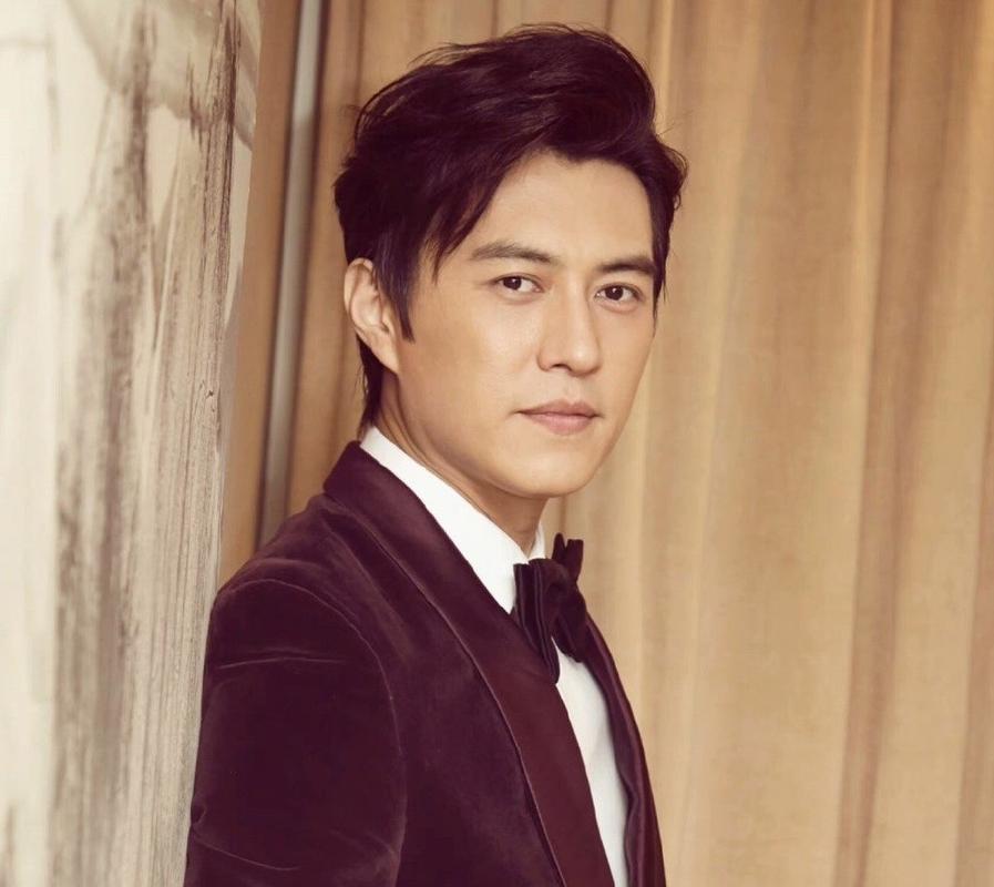 靳东职场沉稳内涵,靳东霸气回应金星