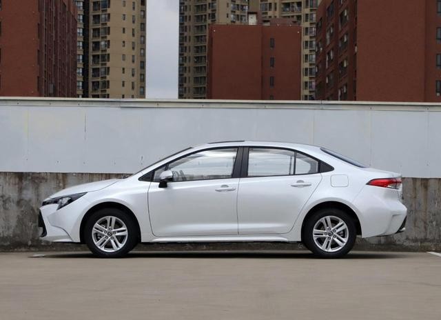 丰田雷凌1.5t开了60000多公里,雷凌车主开了200公里的感受