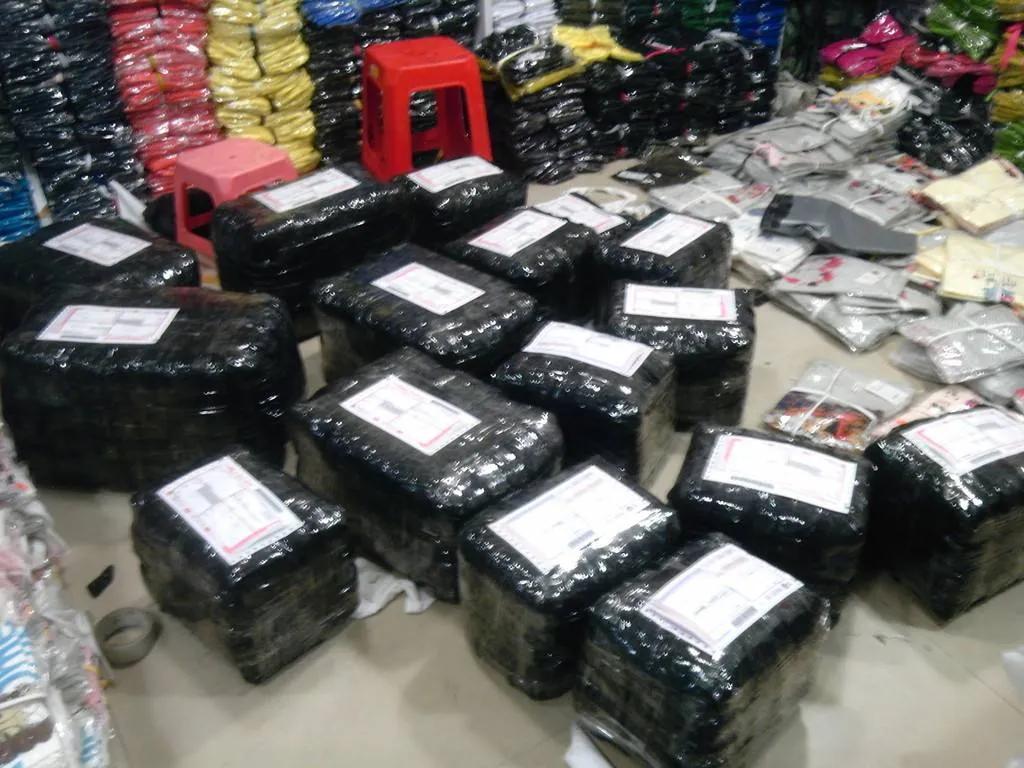 体制内开服装店,放弃了几千块的工资开服装店