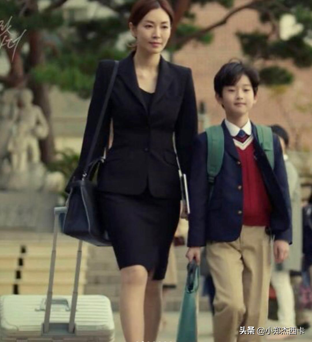 孙艺珍同款服装 (孙艺珍穿的什么牌子的衣服)