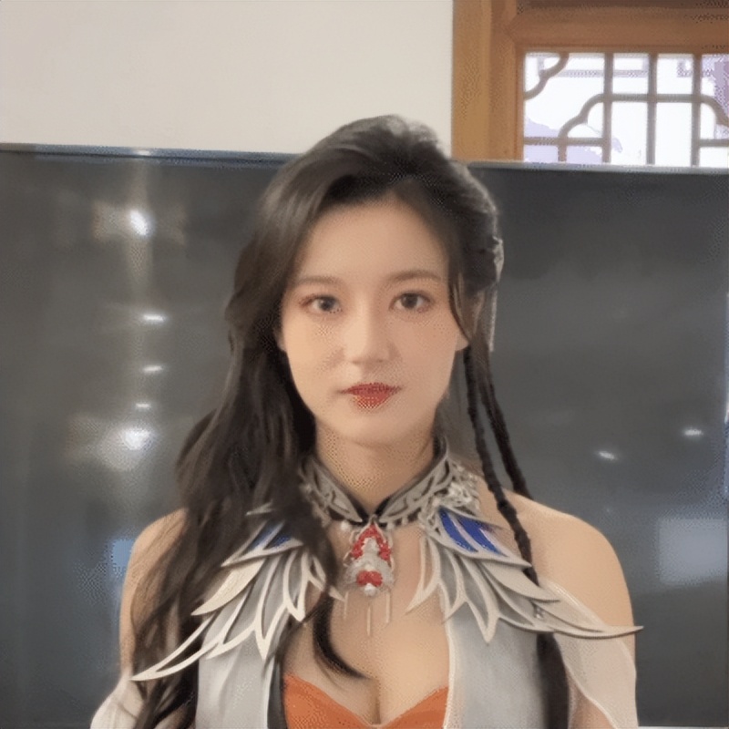 游戏圈最美女官博当众“自刎”，原因是不想谈恋想打游戏？