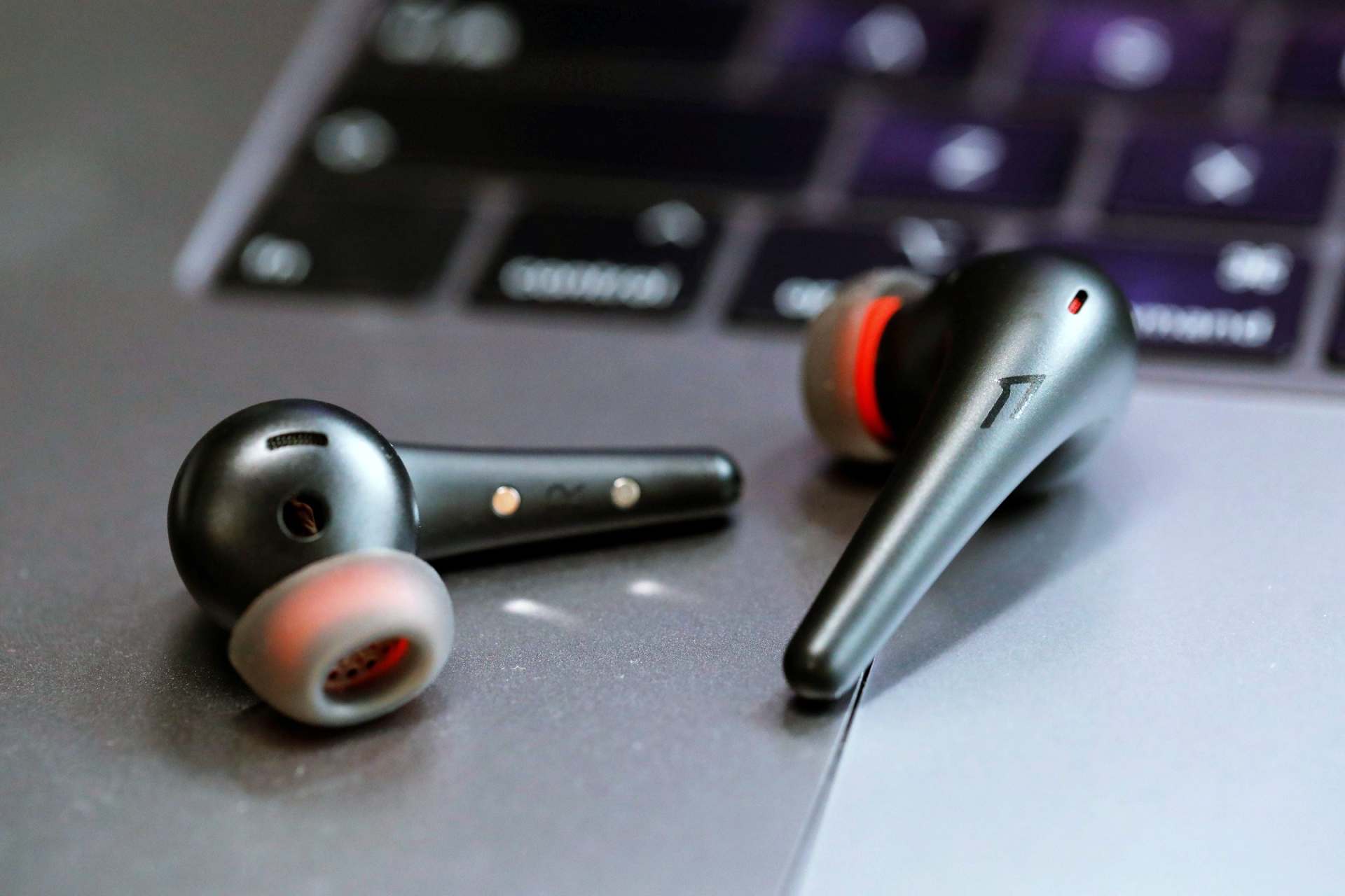 1moreaero空间音频降噪耳机评测,1more万魔舒适豆降噪版耳机测评