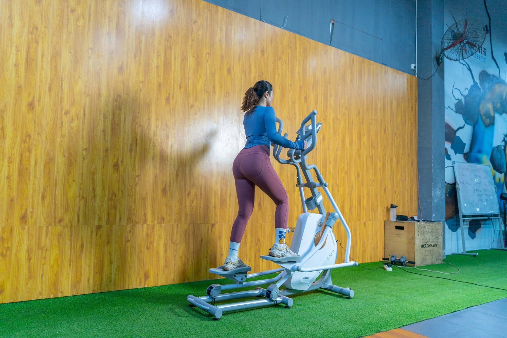 椭圆机相对跑步机的好处,椭圆机跑步机运动效果一样吗