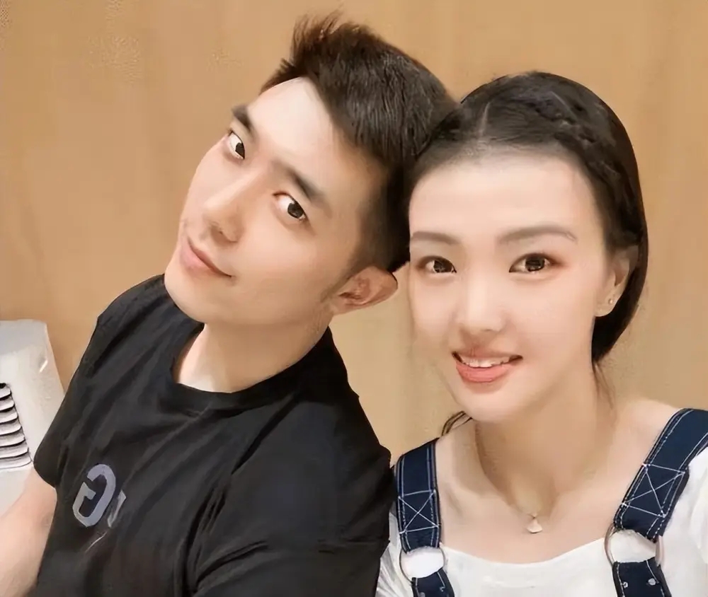 吴冠希开法拉利,吴冠希张常宁时尚新娘