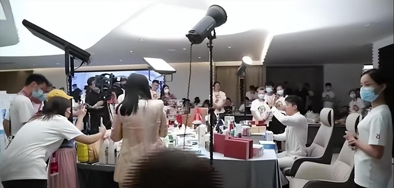 快手1200万粉丝网红,快手第一个一千万粉丝网红