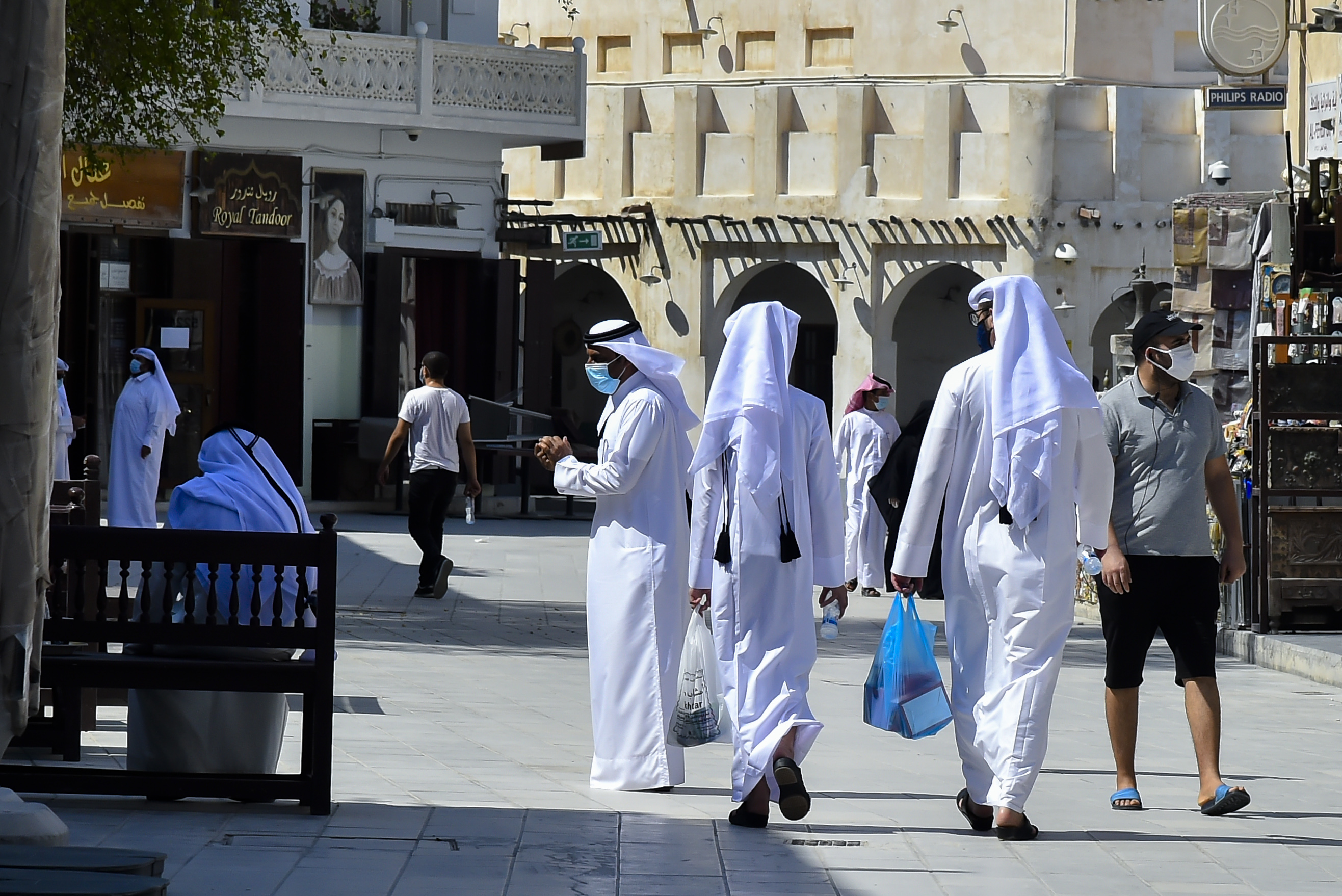 迪拜和卡塔尔哪个国家最富,卡塔尔与迪拜哪个更富有