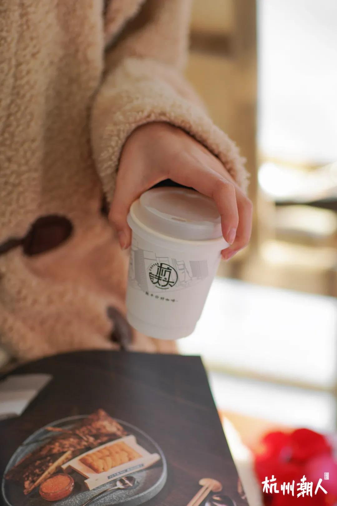 杭州「社区咖啡」大佬，打工人的续命水上新了