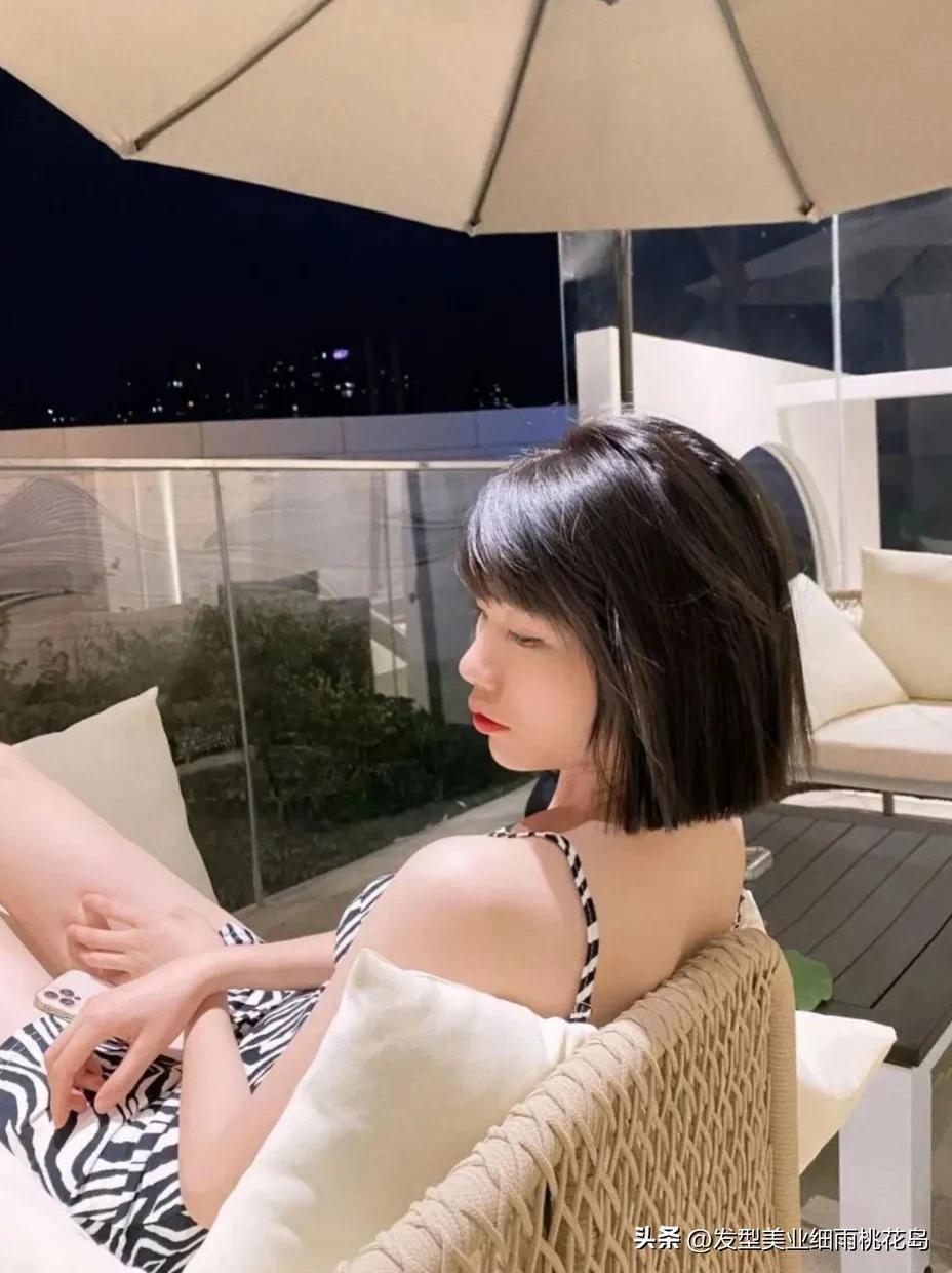 女生一刀切短发怎么吹,高级层次感短发