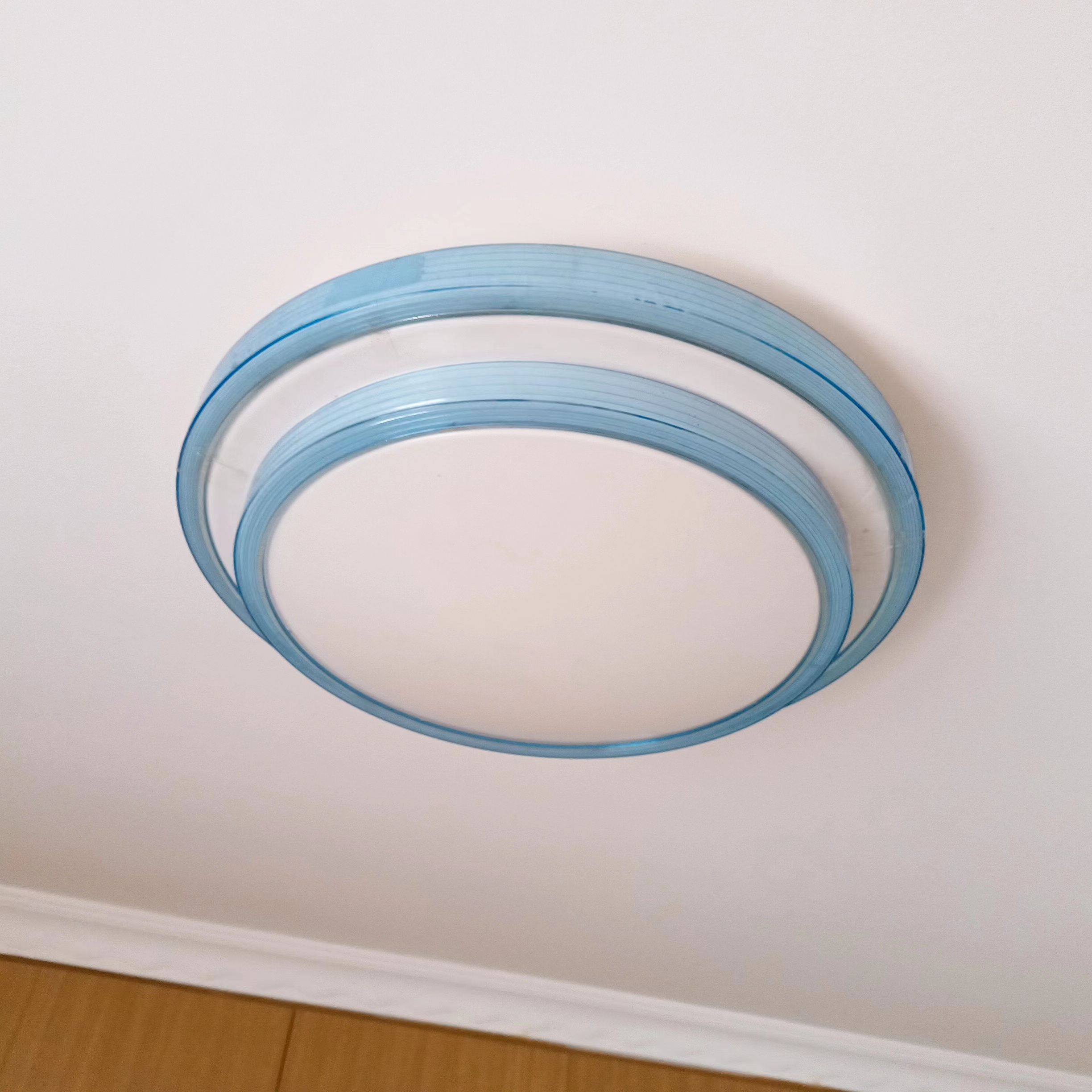 维修灯具什么地方便宜,装一套灯具人工费需要多少钱