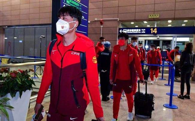 中国男足不敌越南,中国男足1比3负于越南