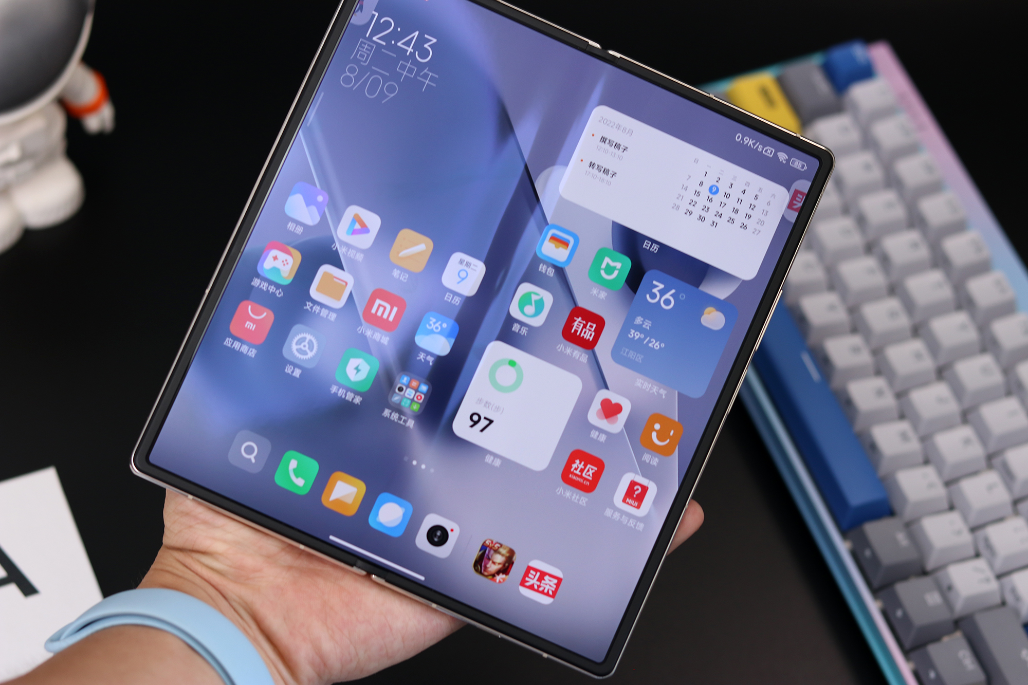 小米mixfold2和iphone14promax,iphone14promax和小米fold2