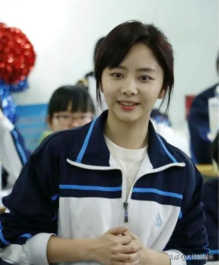 长得显老有多吃亏？这4对明星，年龄不相上下，看脸却像差了辈分