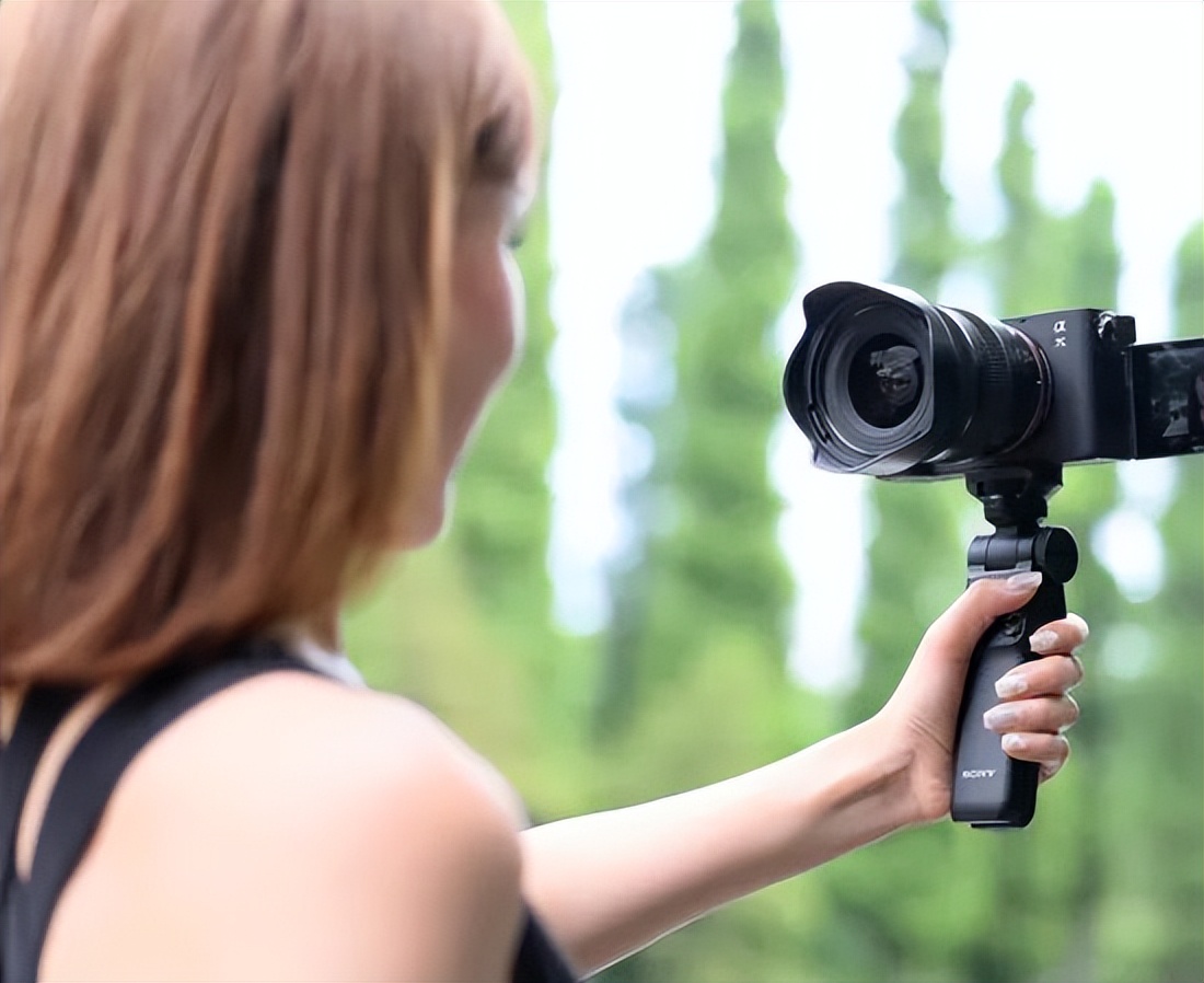 腾龙20-40mmf2.8和适马20-50,腾龙20-40mmf2.8怎么配闪光灯