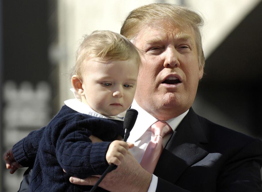 特朗普年轻时的颜值像猫王,特朗普年轻时帅气