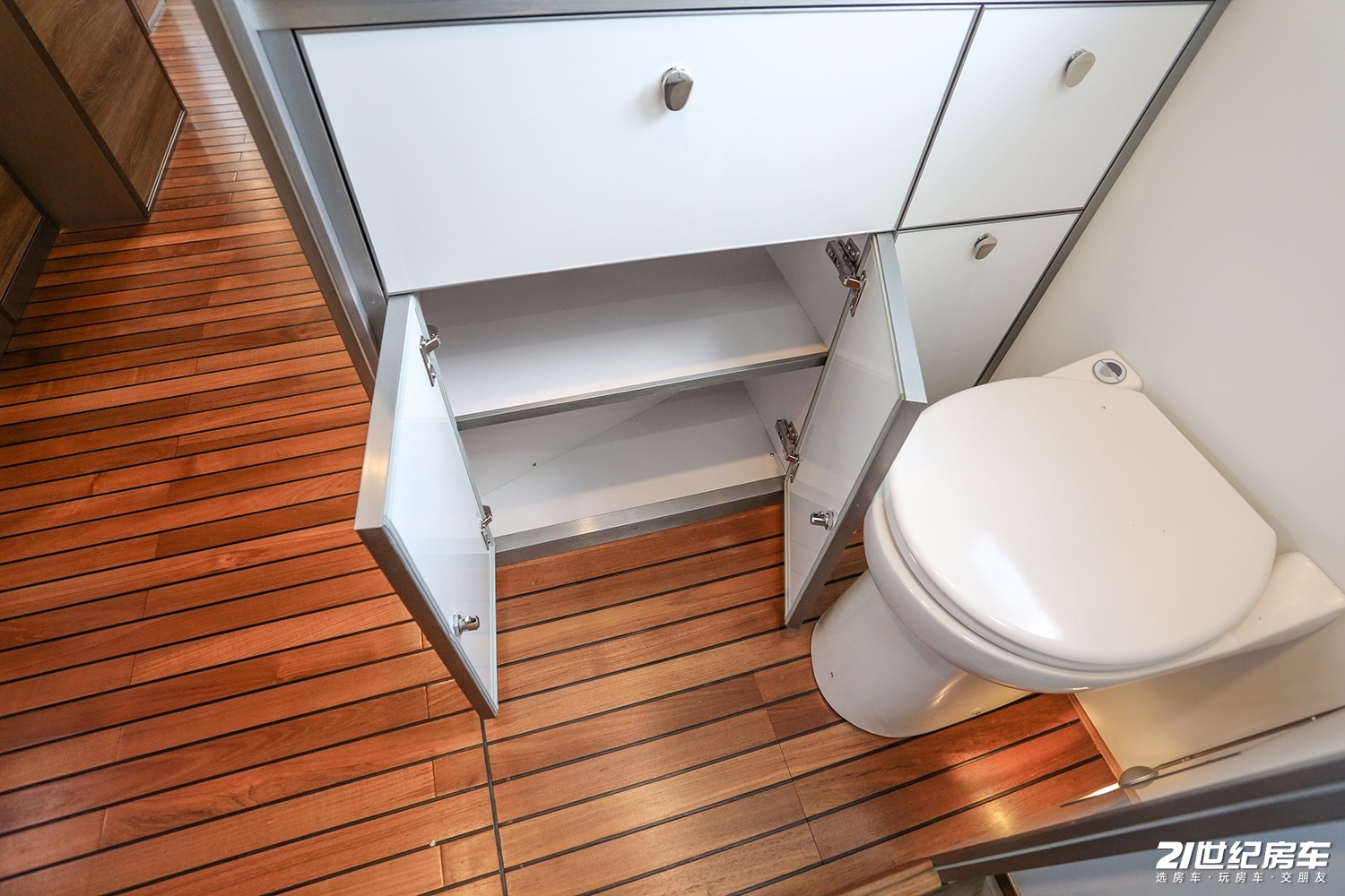 奔驰四驱c型顶级豪华房车,奔驰arocs升顶越野房车