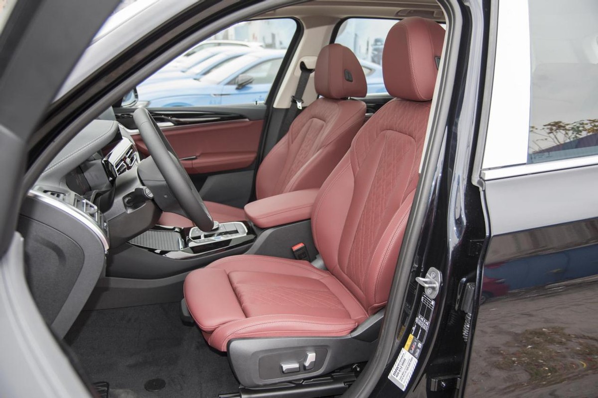 宝马电动车ix3和特斯拉modely比较,深度体验新款宝马ix3