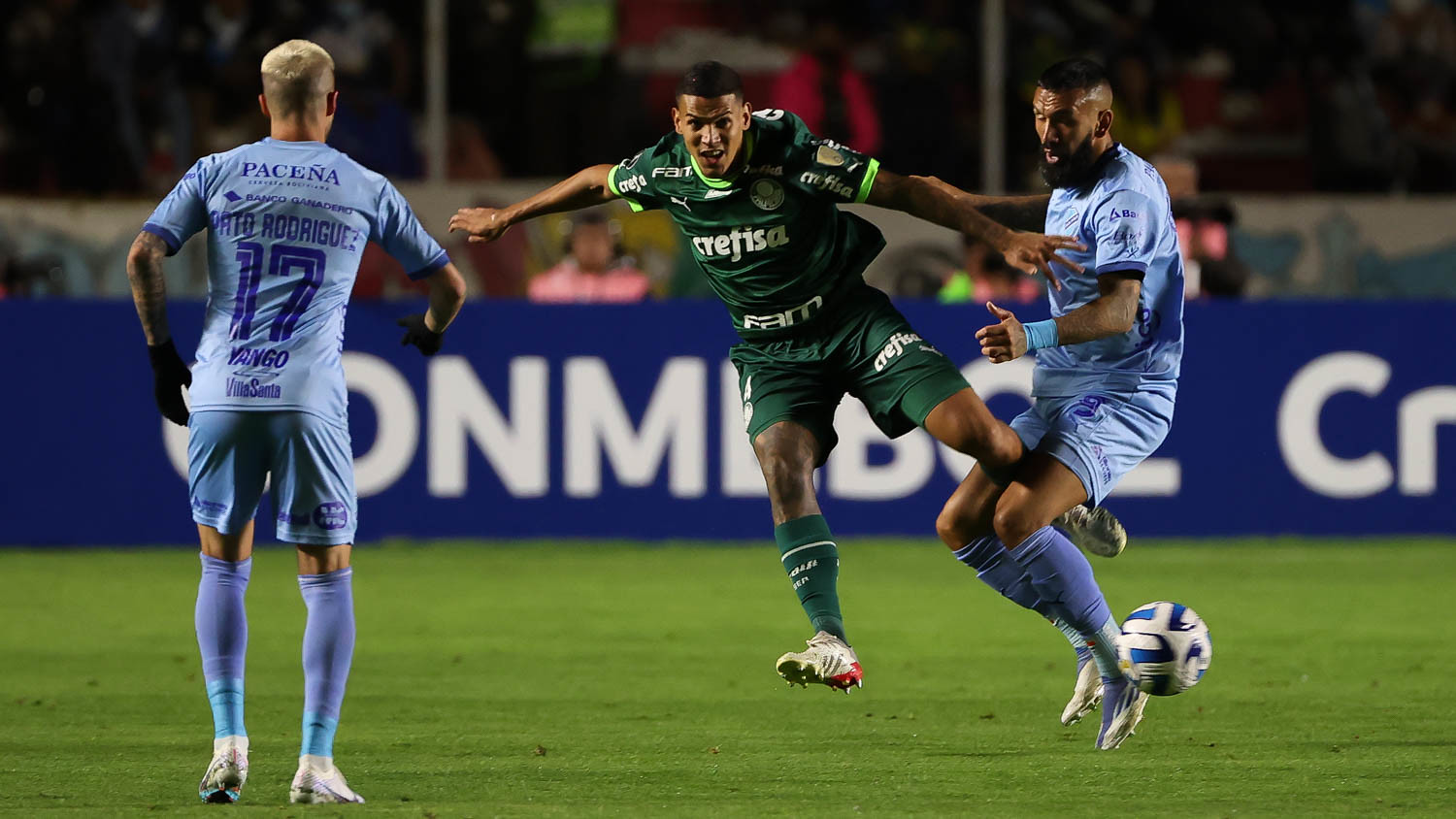 三支豪门包夹，他们却稳居小组第一，玻利维亚球队要创造历史？