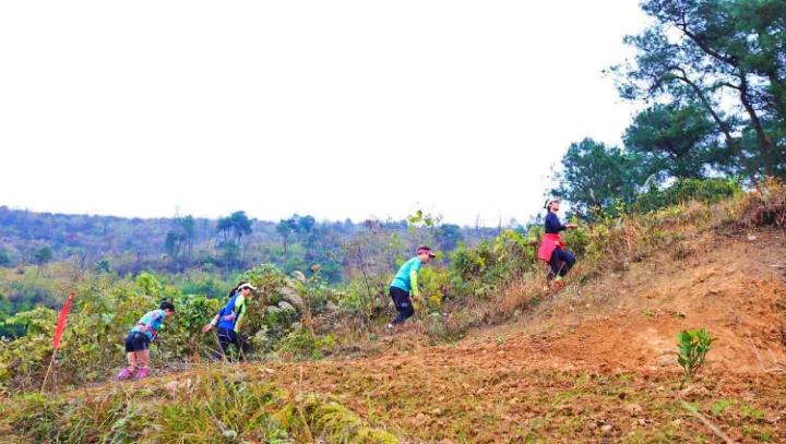 运动老乡(106)永州巅峰跑赛途中捆鞋带