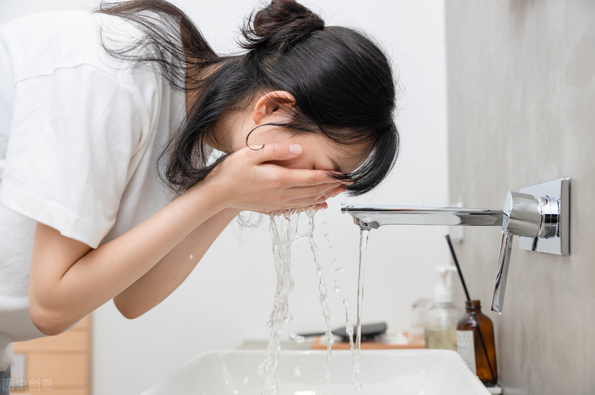 鼻子黑头粉刺清理全部过程,小学生怎么正确清理鼻子黑头粉刺