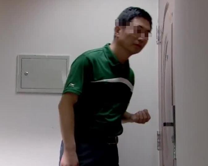 不还钱就再弄一次！女子欠房租被房东儿子*暴强**，拍下裸照逼还债