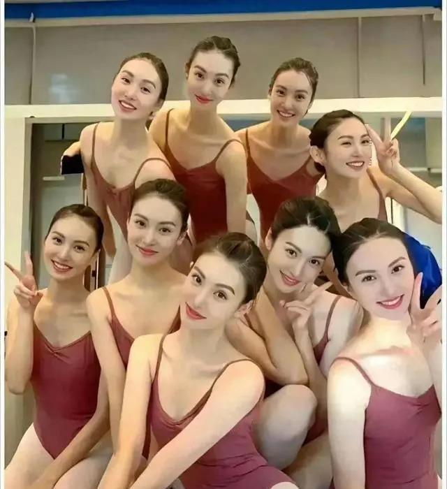 恒大歌舞团真实照片曝光,恒大民族歌舞团演出视频