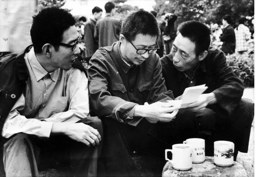 钟叔河我的杯很小，我用我的杯喝水