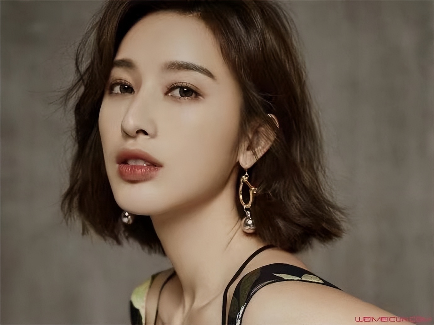 娱乐圈10名非科班出身的女演员,盘点娱乐圈后台最硬的8位女演员