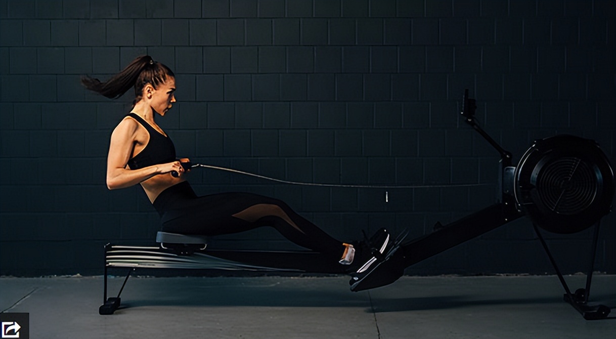 怎样使用划船机不伤膝盖,划船机如何不用腰发力