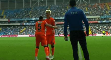 武磊一场属于中国的希望之光,武磊上一次首发