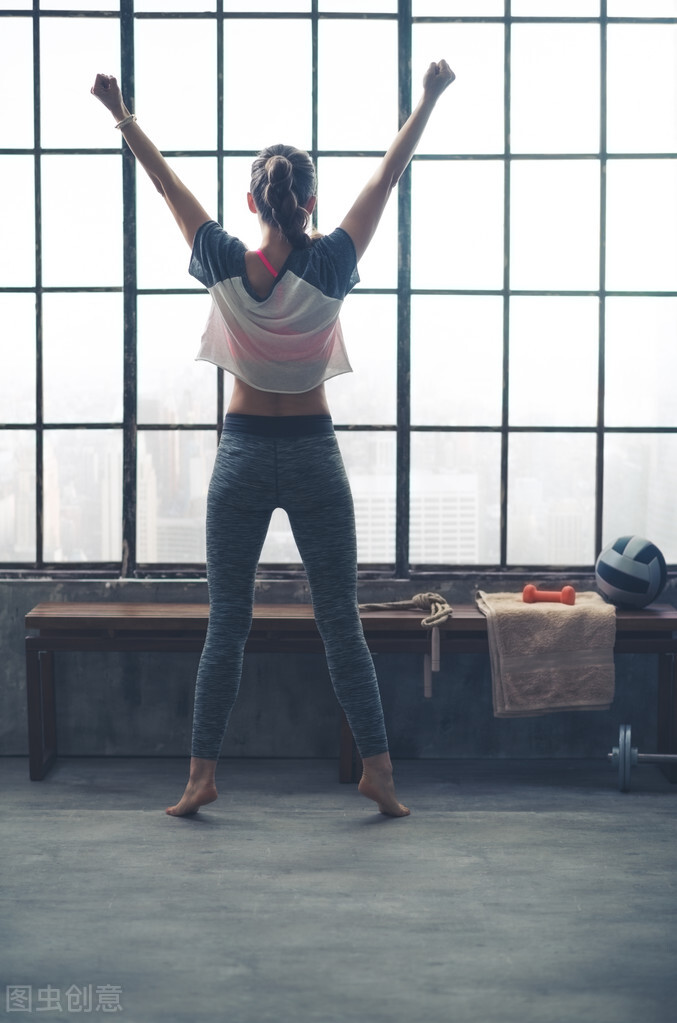 家用健身房器械,健身房哪个器械能使背变薄