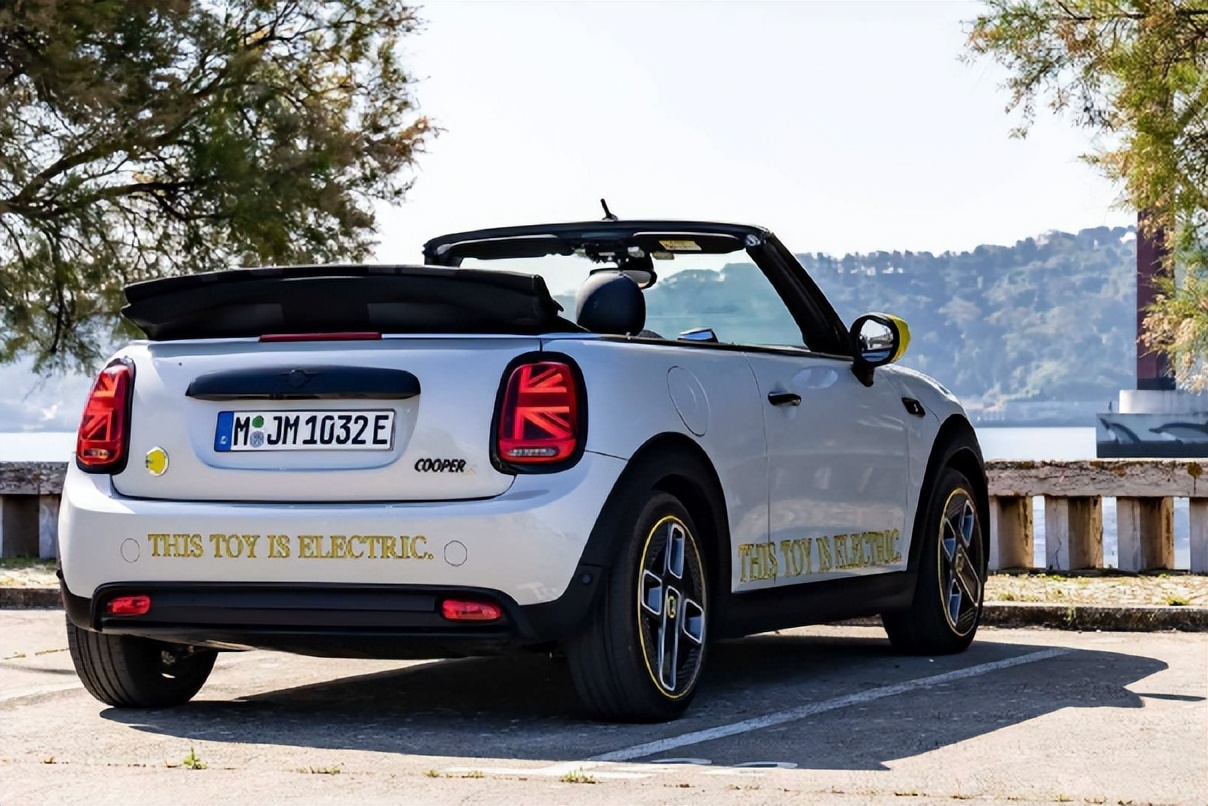 宝马全新纯电轿车售价,宝马最新四门纯电动车