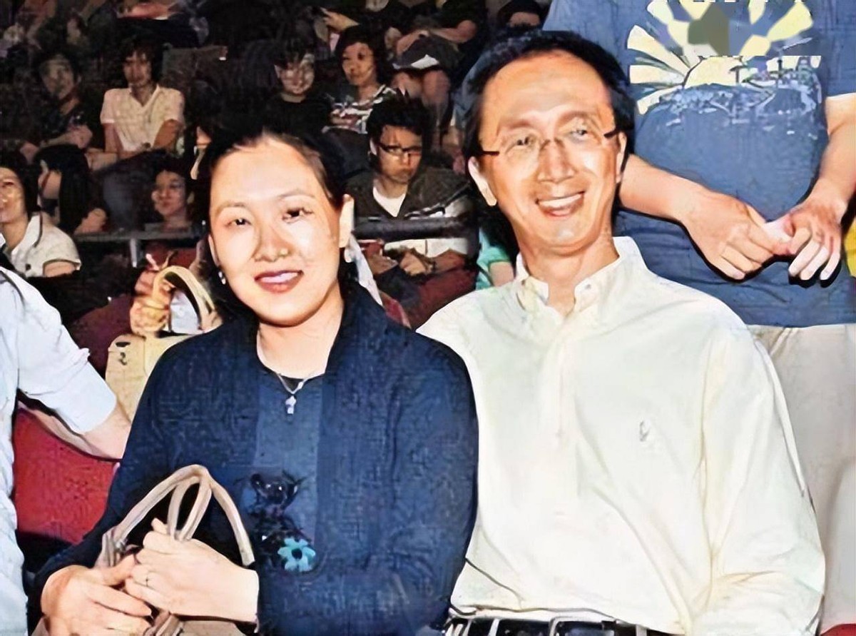 梁锦松娶小26岁伏明霞,梁锦松娶伏明霞时年龄