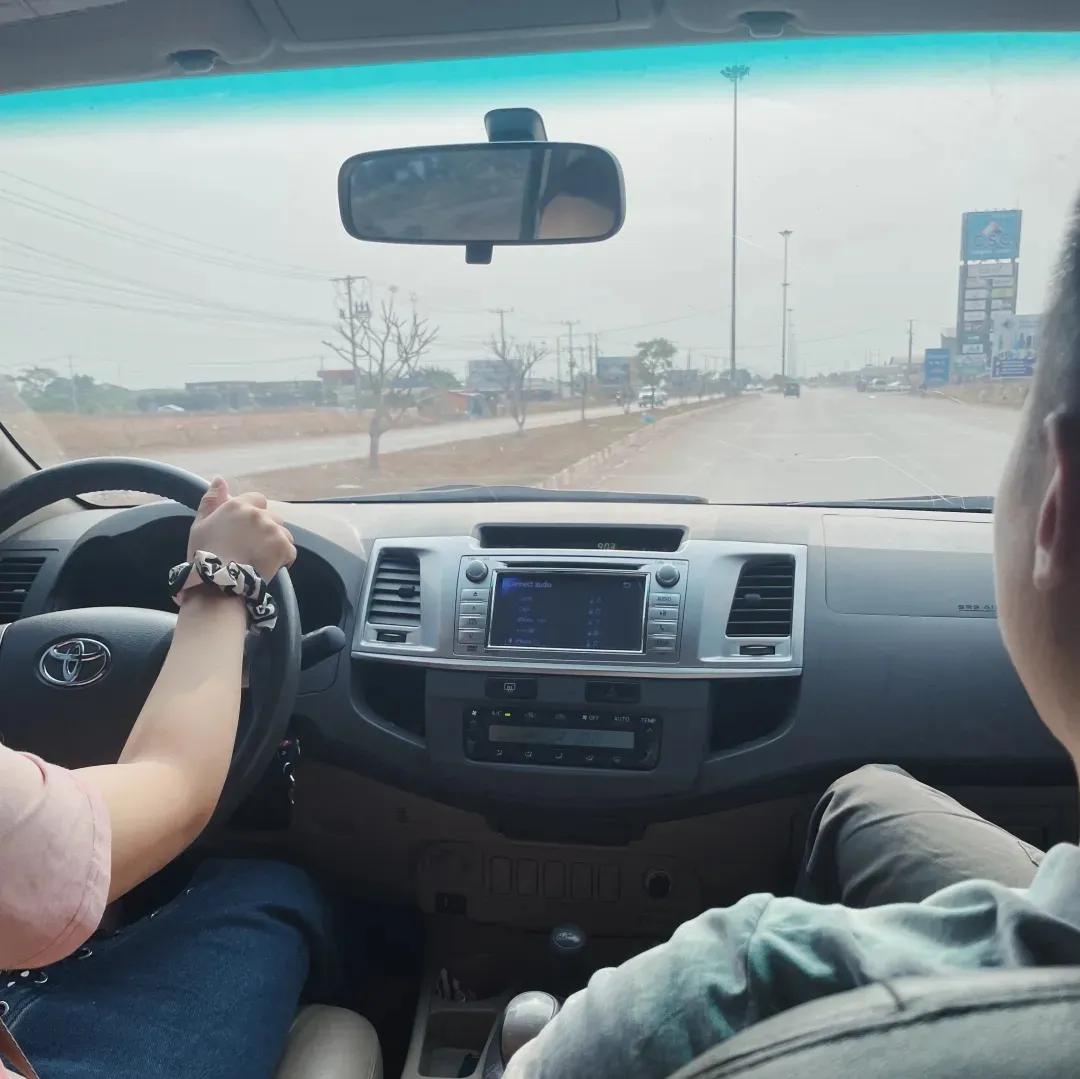 在老挝坐高铁,在老挝的中国高铁