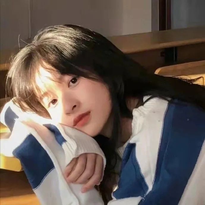 爱笑的女孩头像真人高清图,卡通女士大气优雅唯美头像壁纸