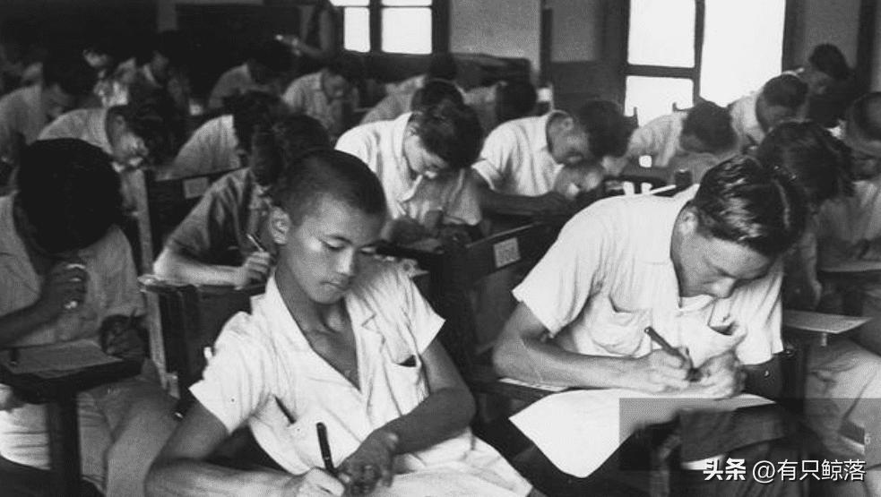 日军当着国军的面杀俘虏,日军侵华兽行