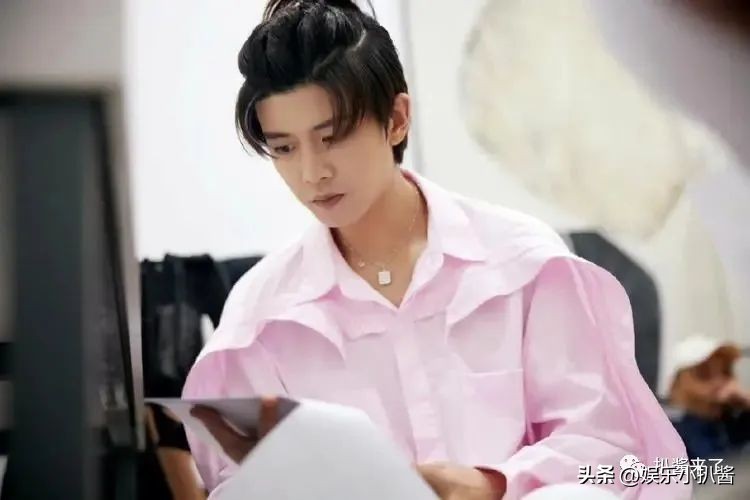 小爽的近况？能说说黄磊和孙莉？一二线歌手每年收入多少？