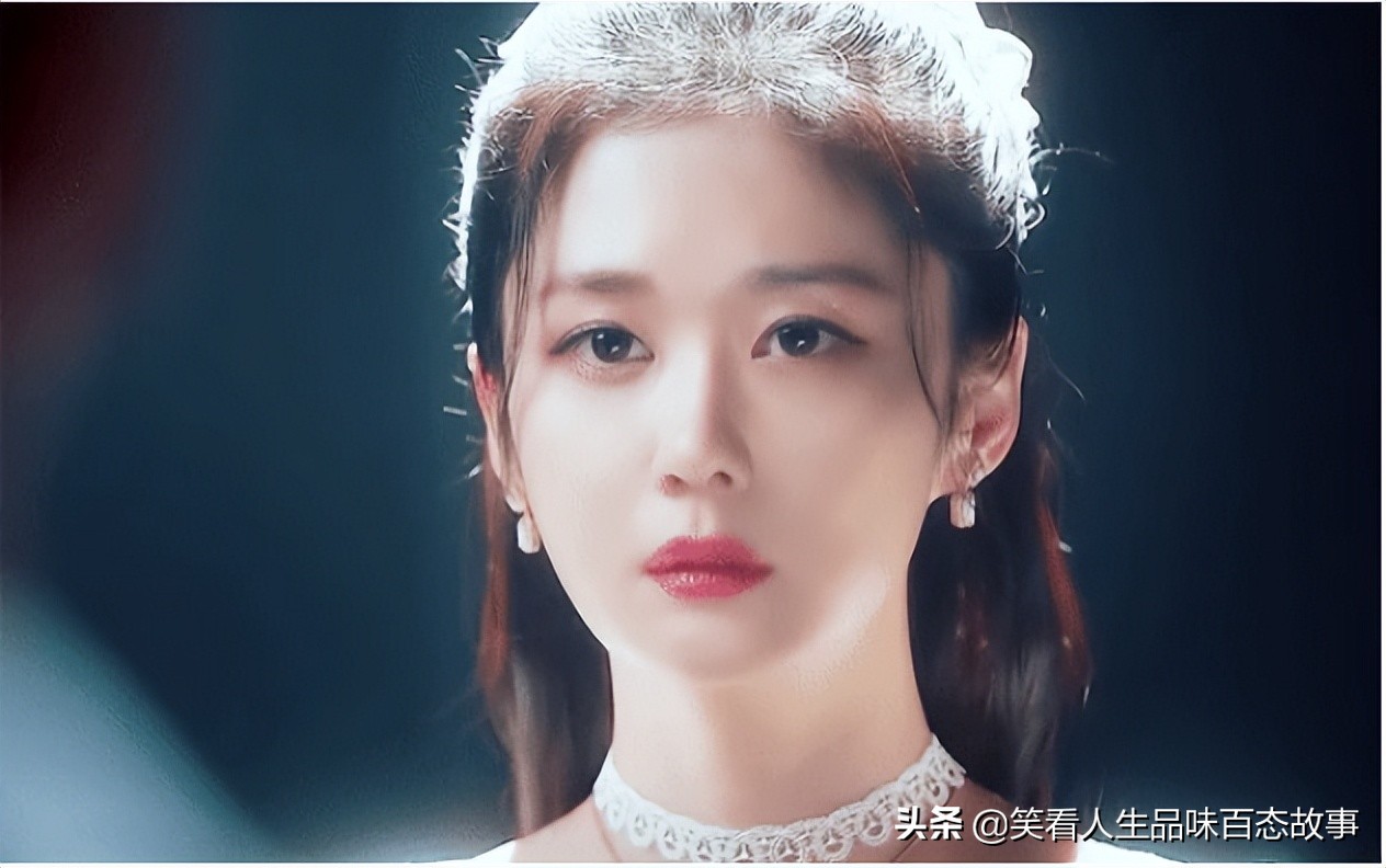 童年女神张娜拉晒猫照依旧童颜,38岁张娜拉罕见晒素颜照