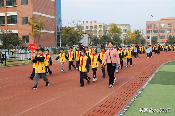 六安人民路小学东校足球比赛,六安解放路第二小学足球比赛